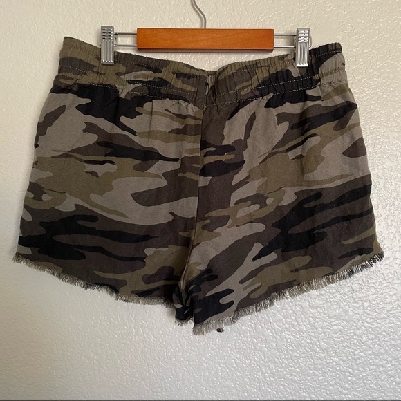NWT Express Camo Linen Bland Shorts Frayed Hem Pull On - Picture 4 of 9